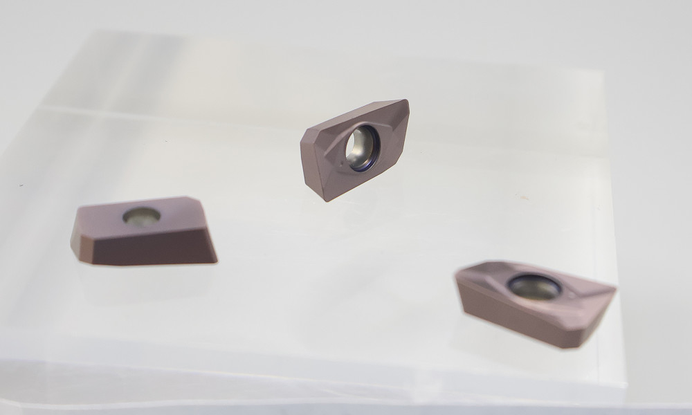 APMT1604PDER-FM Parallelogram Indexable Carbide Milling Insert Carbide Milling Cutter Carbide Insert CNC Milling Insert